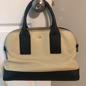 Kate Spade medium Cameron in tusk/black handbag